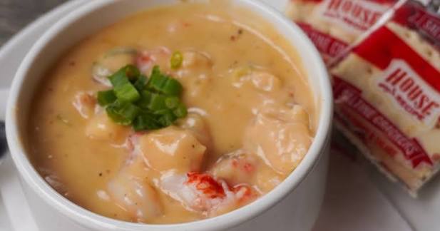 Tricky Fish signature dishes Shrimp & Crab Bisque
Fried Catfish Po'Boy
Peel & Eat Shrimp Boil